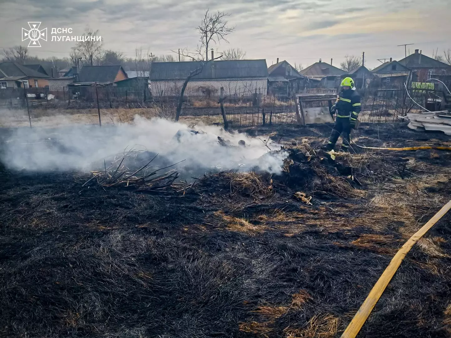 Рятувальники ліквідовали загоряння сухої трави