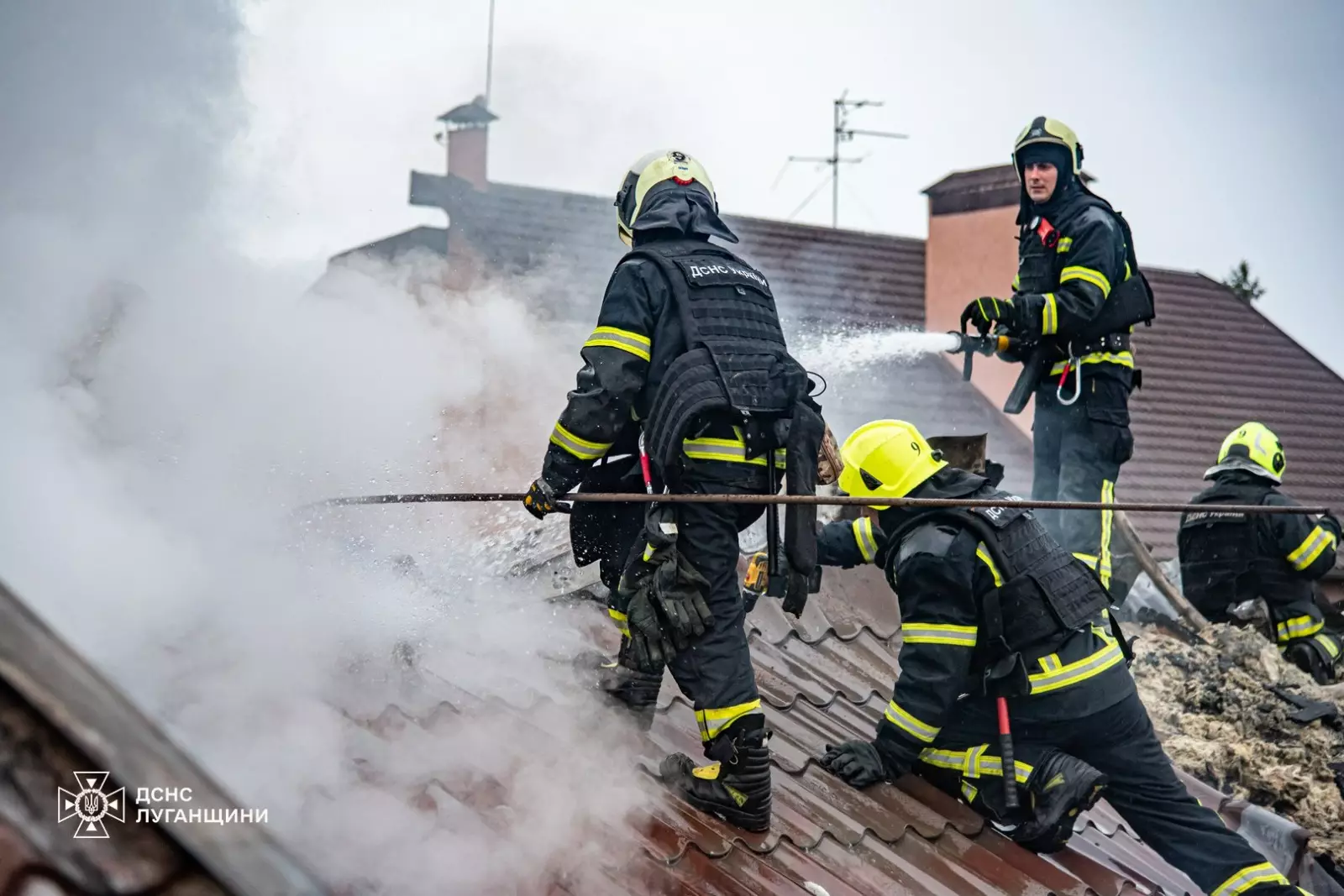 Ліквідація пожежі внаслідок падіння уламків 