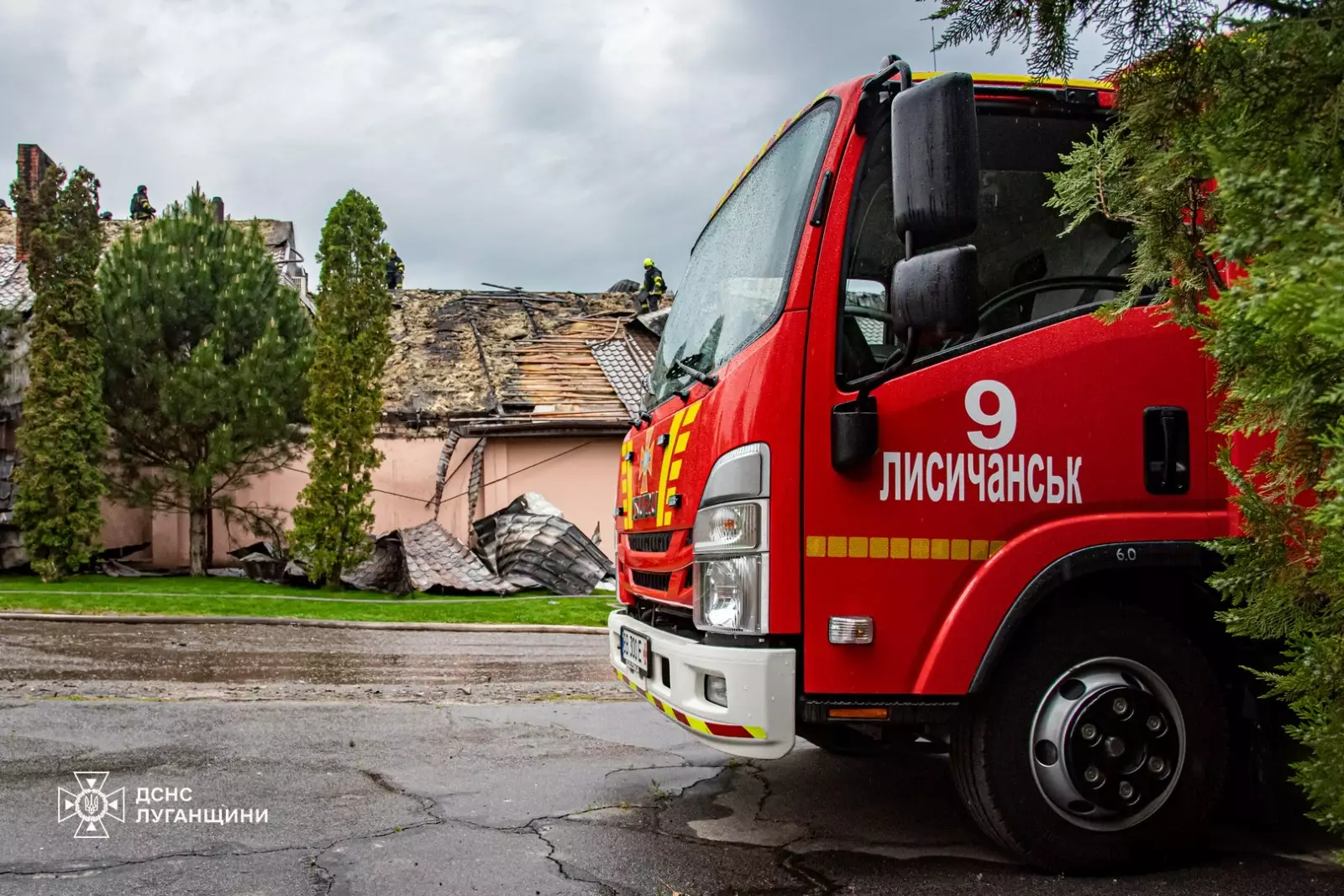 Ліквідація пожежі внаслідок падіння уламків