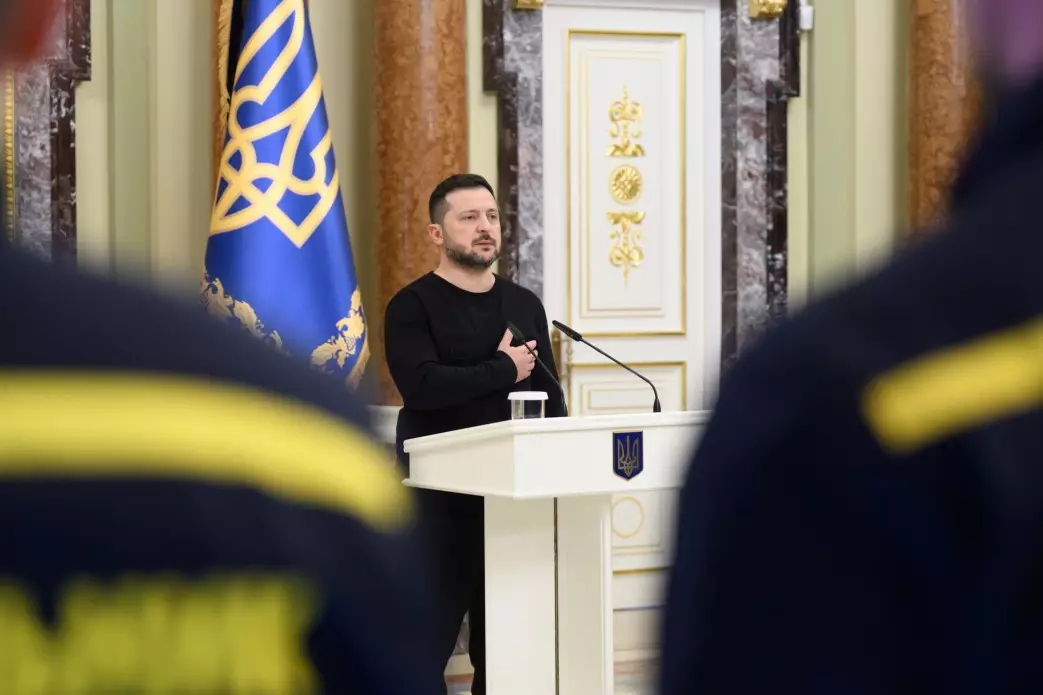 Президент привітав рятувальників із професійним святом і відзначив їх державними нагородами
